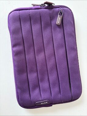 belkin Quilted Purple Tablet Sleeve with Zipper